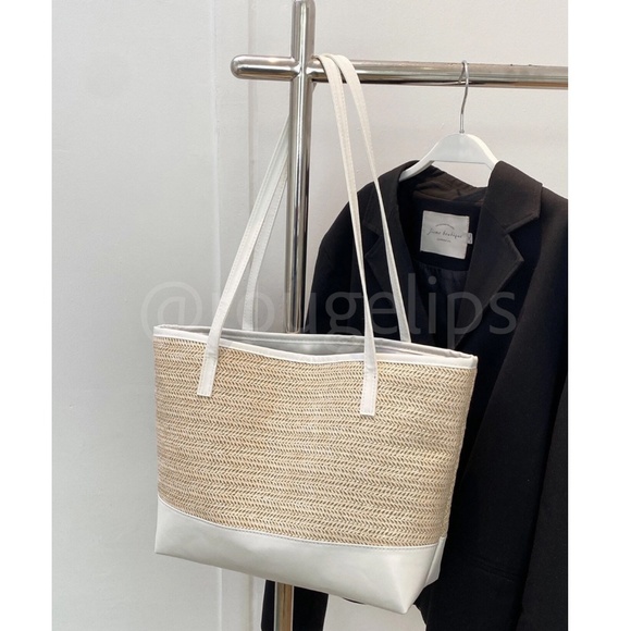 Rouge! Handbags - Large Tote Straw Bag Khaki Beige Lined White Faux Leather Details Zipper